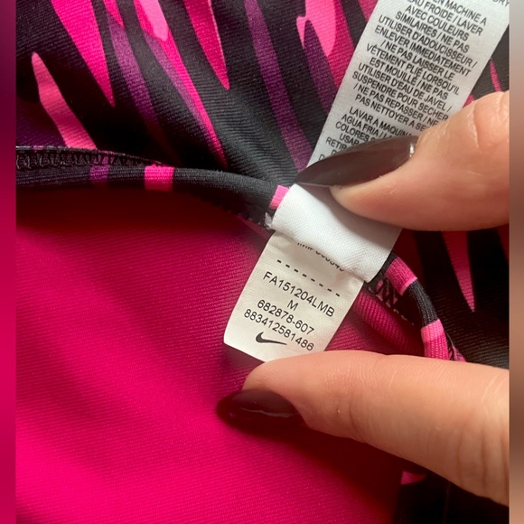 Nike Women’s DryFit Sports Bra — Pink Camo. Excellent Condition. Size Medium - Picture 4 of 7